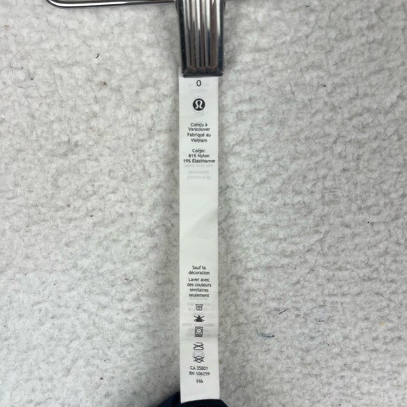 Lululemon navy bike short - Picture 4 of 5